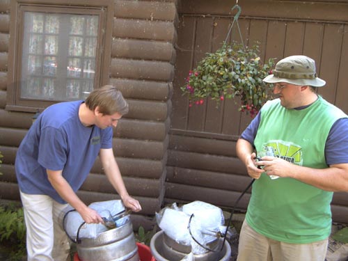 Chillin_at_the_kegs
